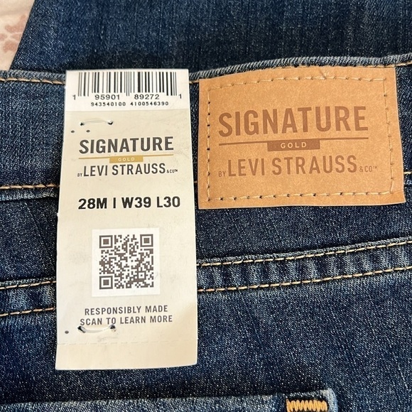 NWT Levi Strauss Signature Gold Mid-Rise Skinny Stretch Jeans 28M / W39 L30 - Picture 12 of 17